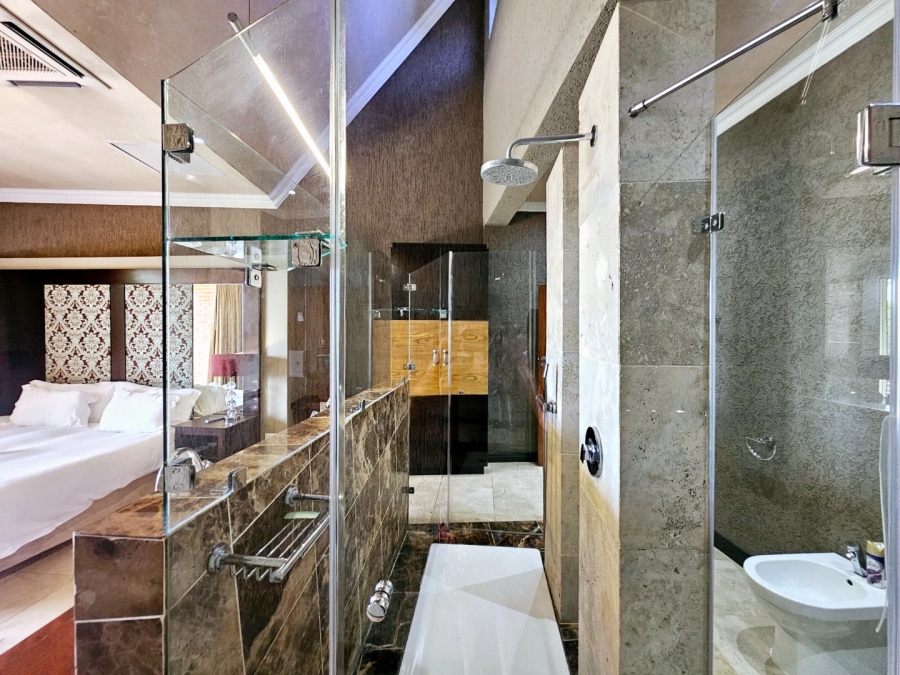 8 Bedroom Property for Sale in Waverley Free State